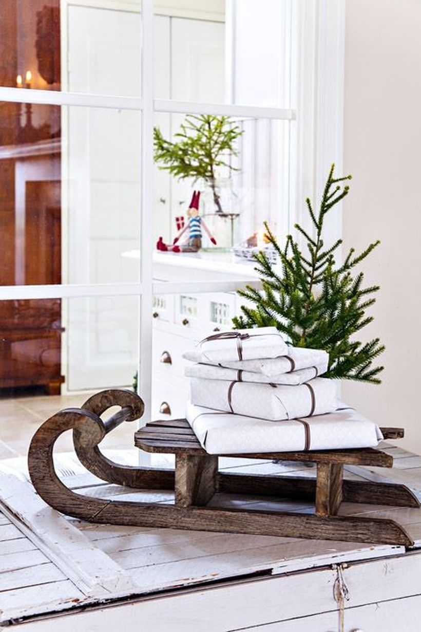 Fun-and-creative-sleigh-decor-ideas-for-christmas-25