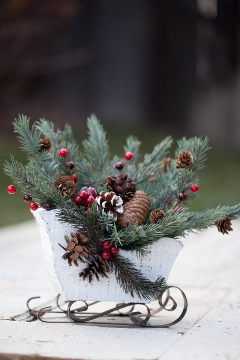 Fun-and-creative-sleigh-decor-ideas-for-christmas-32-554x831-1