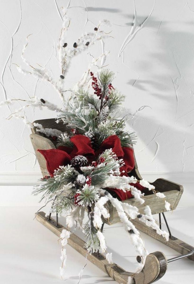 Fun-and-creative-sleigh-decor-ideas-for-christmas-7-554x810