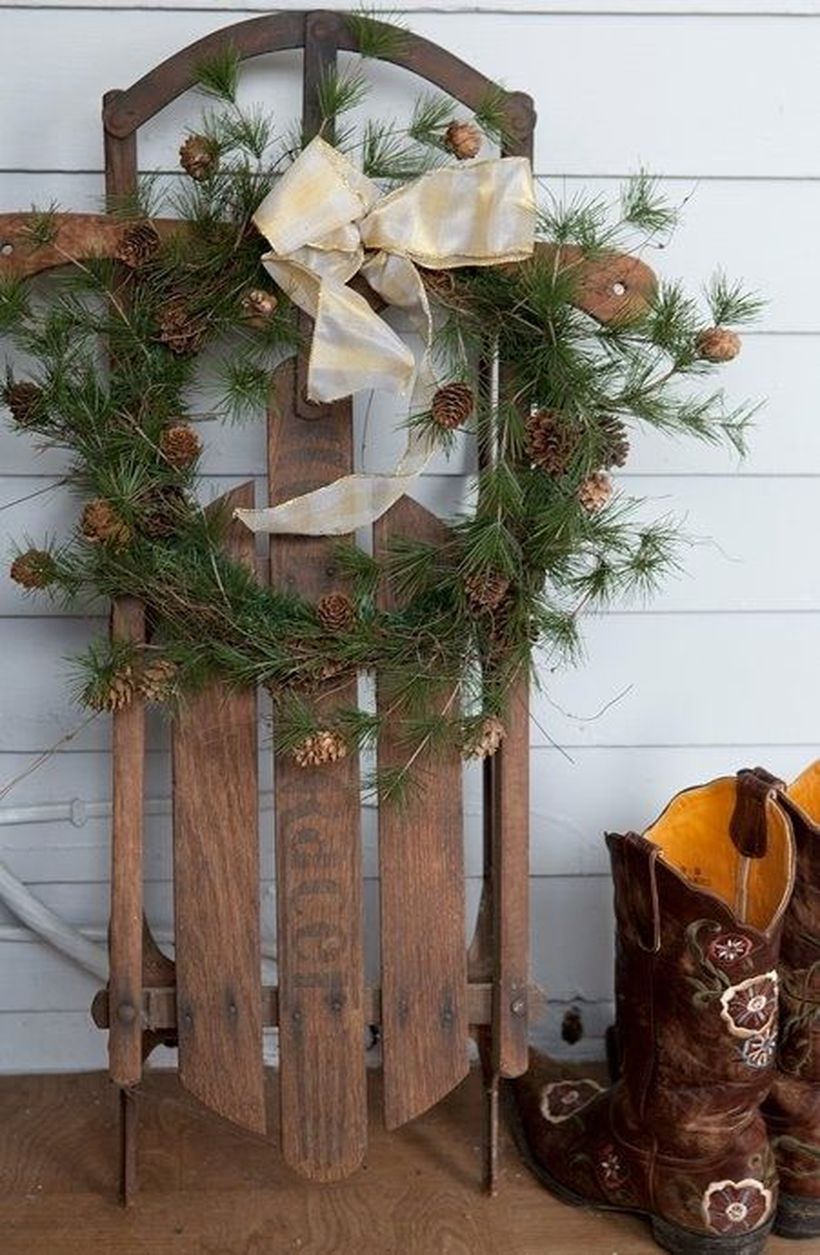 Fun-and-creative-sleigh-decor-ideas-for-christmas-8