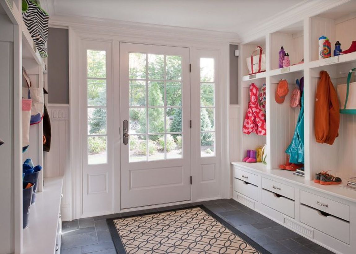 Gorgeous-huge-mudroom-e1522679992878-768x548