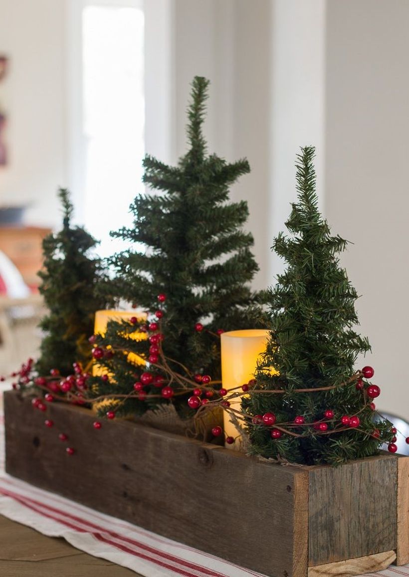 Mini-christmas-trees-table-1541620388