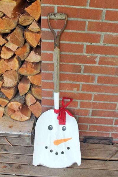 Snowman-shovel