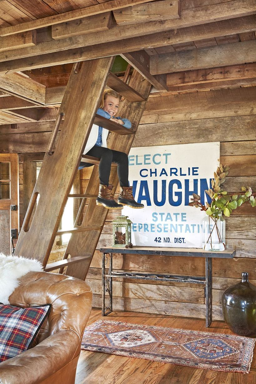 Staircase-decorations-fixer-upper-1543524249
