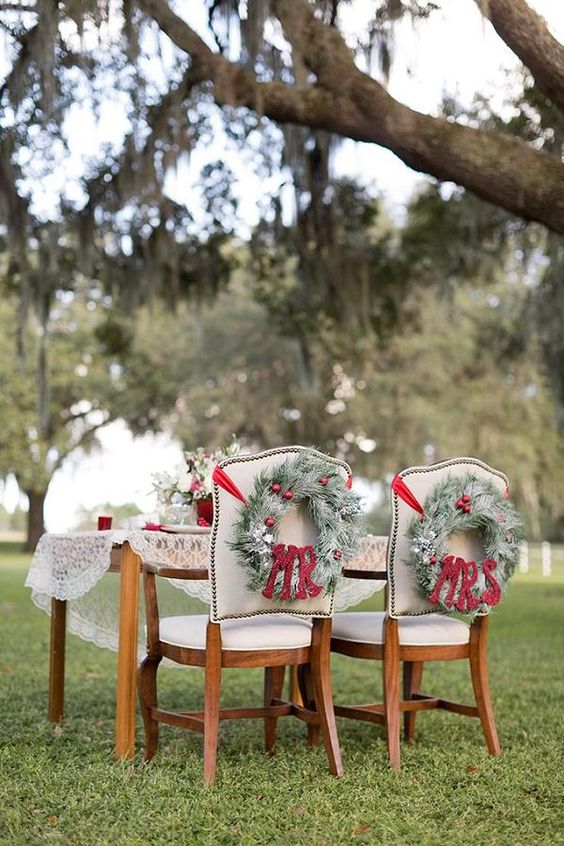 12-faux-greenery-wreaths-with-ornaments-will-help-you-to-create-a-festive-mood