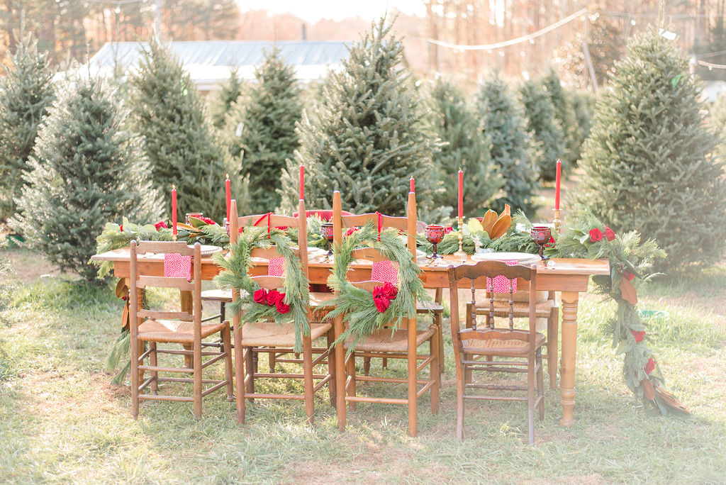 Christmas-wedding-tabletop-at-christmas-tree-farm-kaitlyn-blake-photography