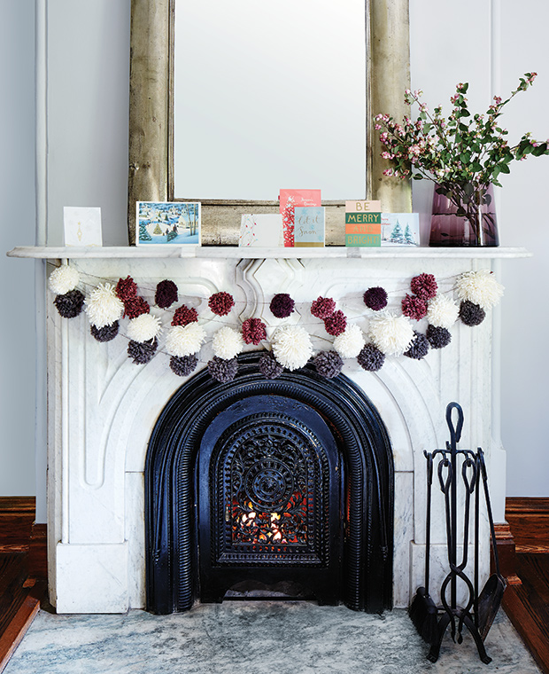 Diy-pompom-garland-final-hh_dc15
