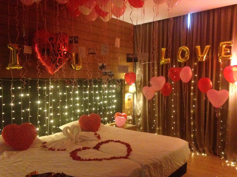 Romantic-room-decoration-ideas-with-balloons