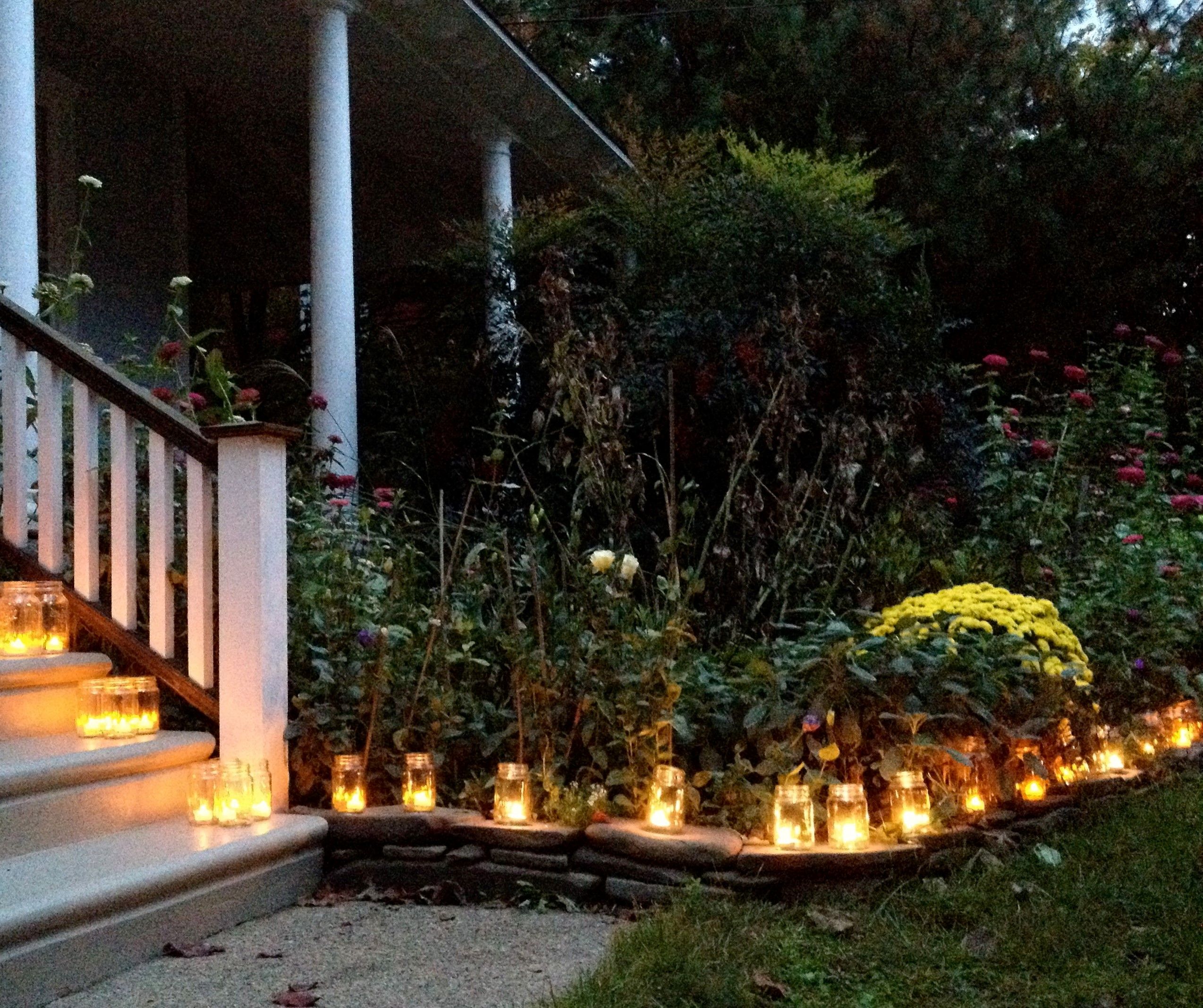 Tea-lights-votive-candles-mason-ball-jars-luminary-holiday-decorations-porch-and-exterior-dc3a9cor-ideas2-1