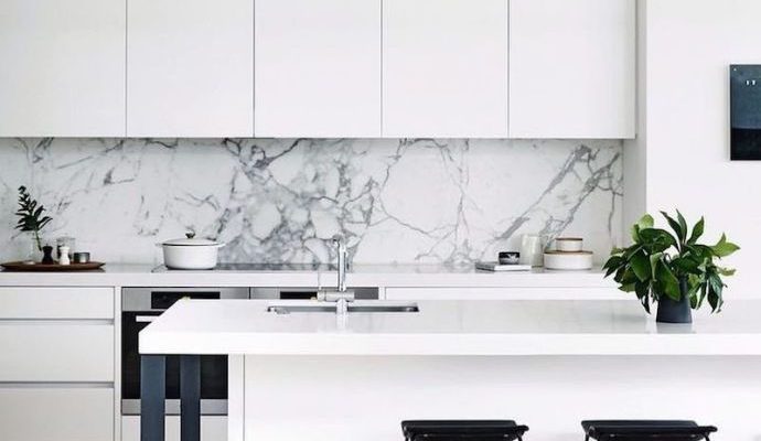 1-black-and-white-kitchen-with-white-marble-backsplash-via-cortese-architects
