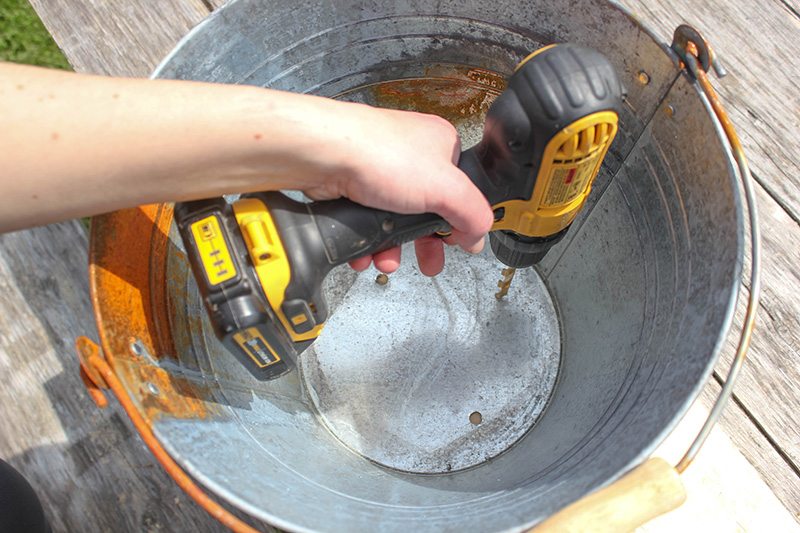 1-galvanized-pail-planter-2