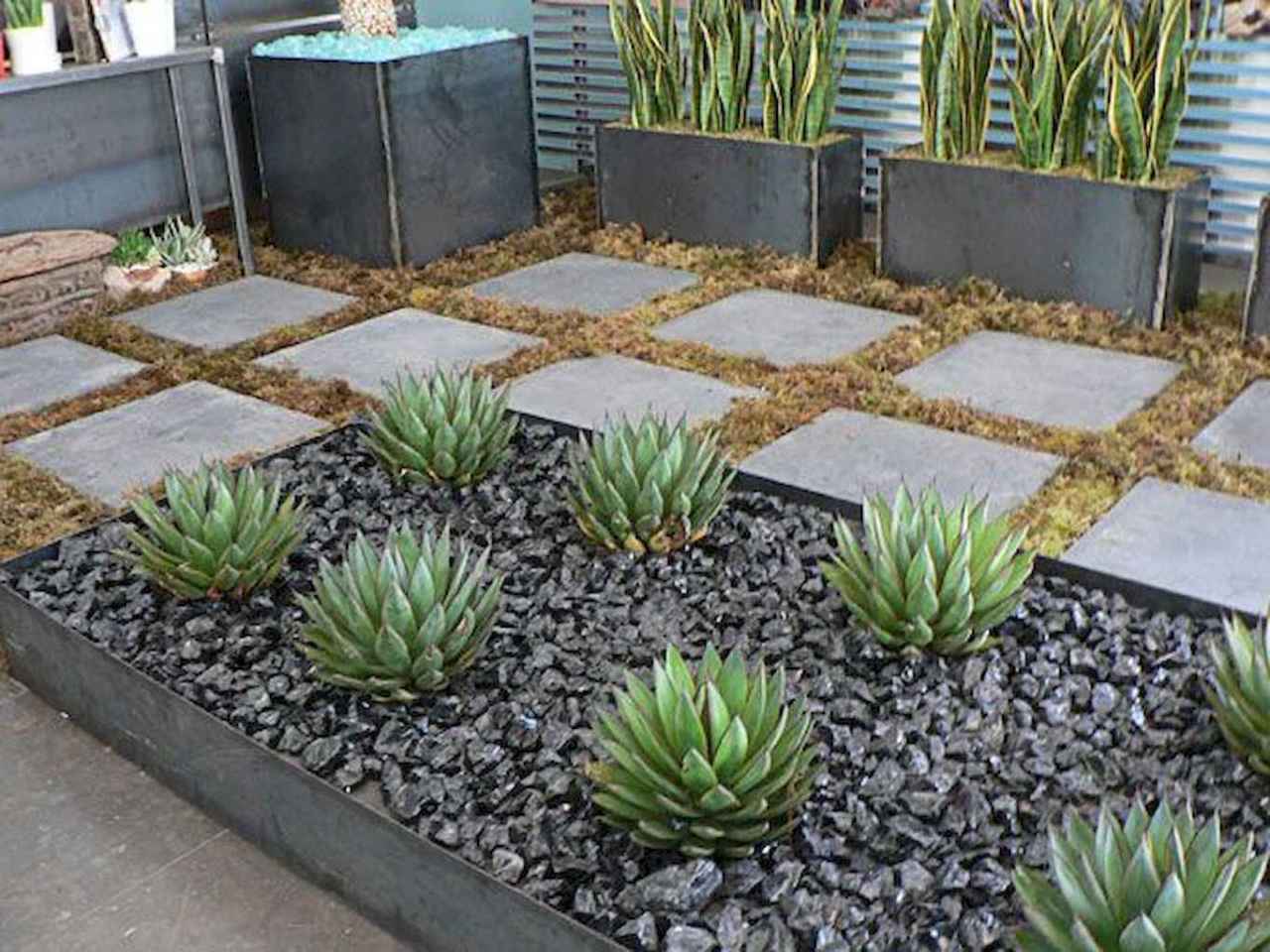 2-45-fresh-and-beautiful-front-yard-landscaping-ideas