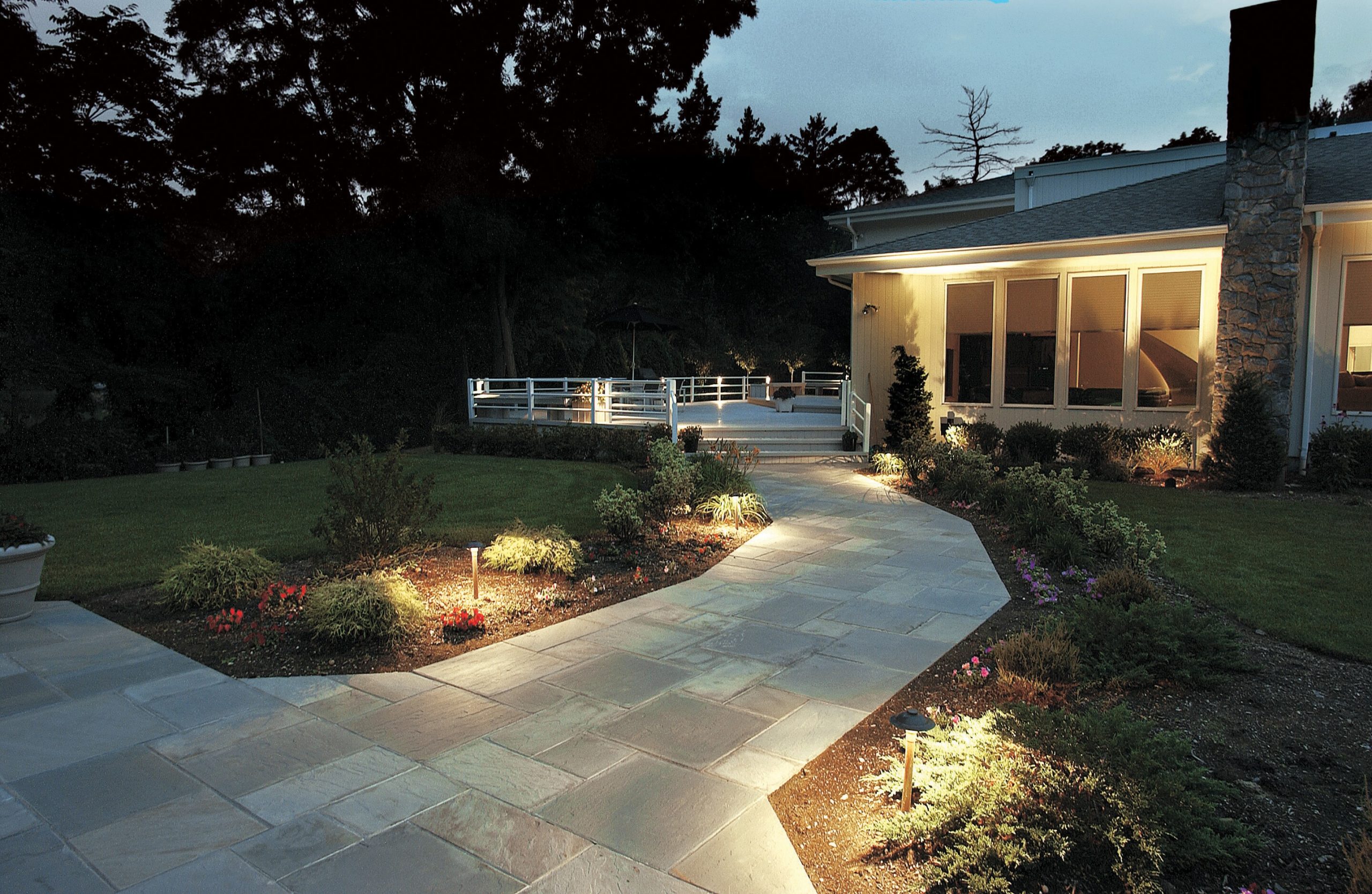 2-eastchester-landscape-lighting