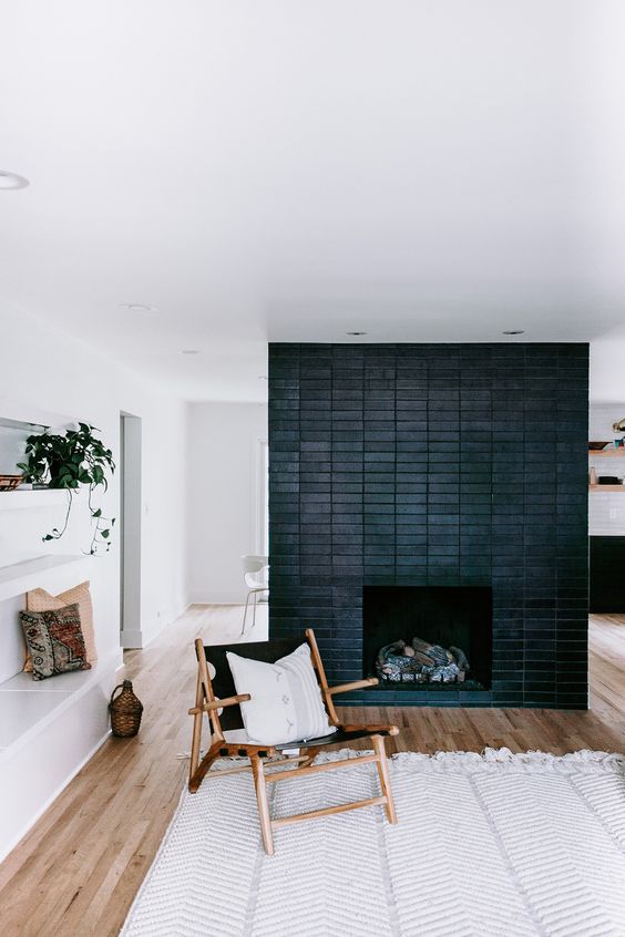 2-black-brick-wall-fireplace-ideas-1