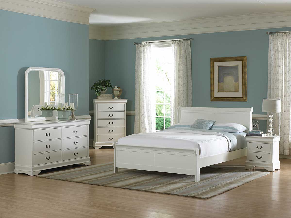 2-blue-room-with-white-furniture-1