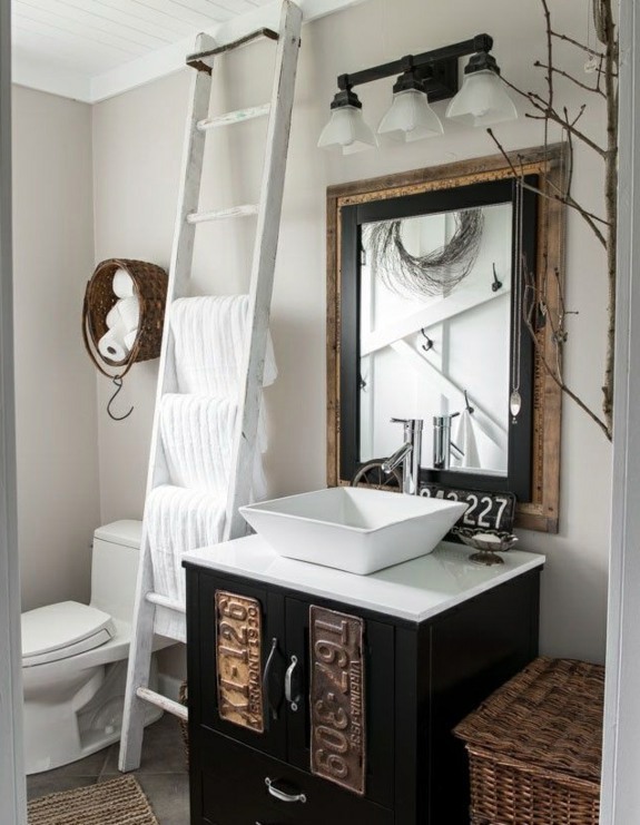 2-wooden-towel-ladder-in-both-rustic-as-well-as-in-modern-bathroom-12-156
