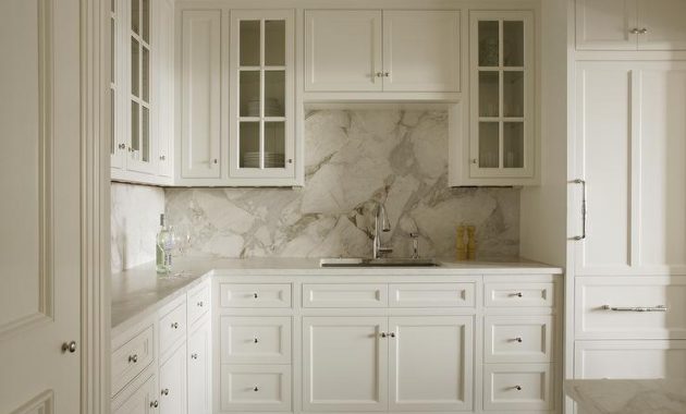 4-gray-and-white-marble-slab-kitchen-backsplash-1