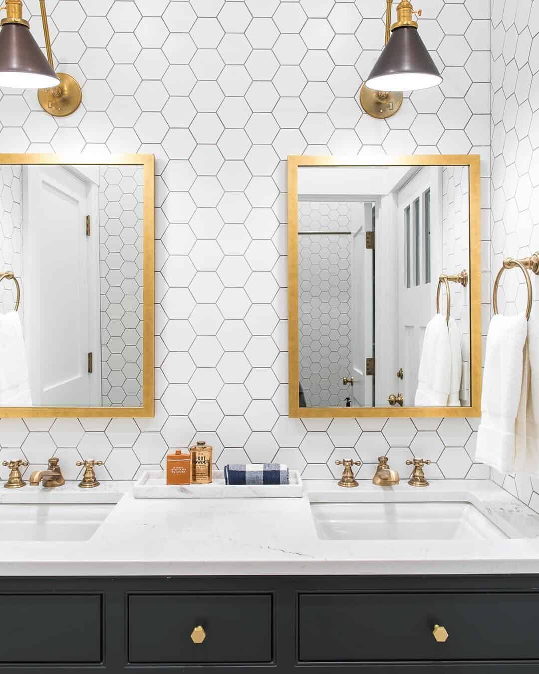 Brass accent Charismatic Bathroom Design Ideas To Hypnotize Everyone In Your Home