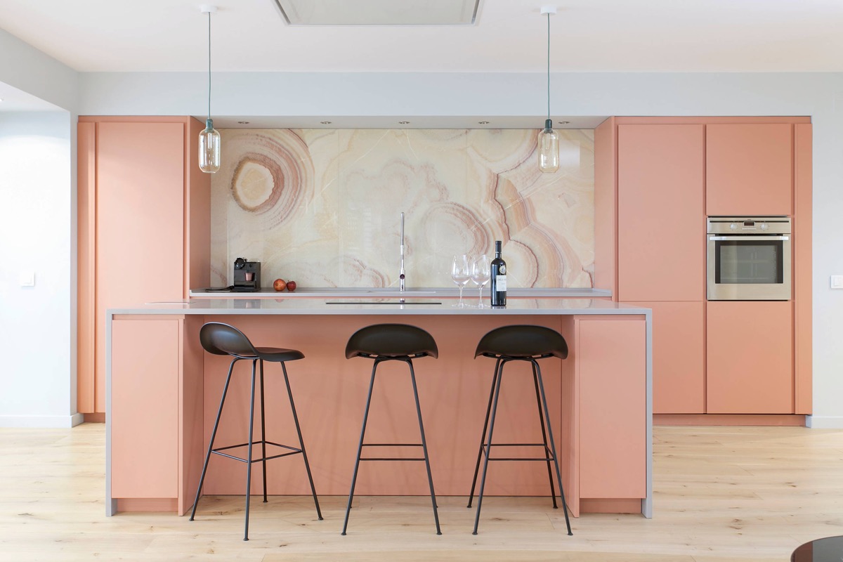 Coral-pink-kitchen-cabinets