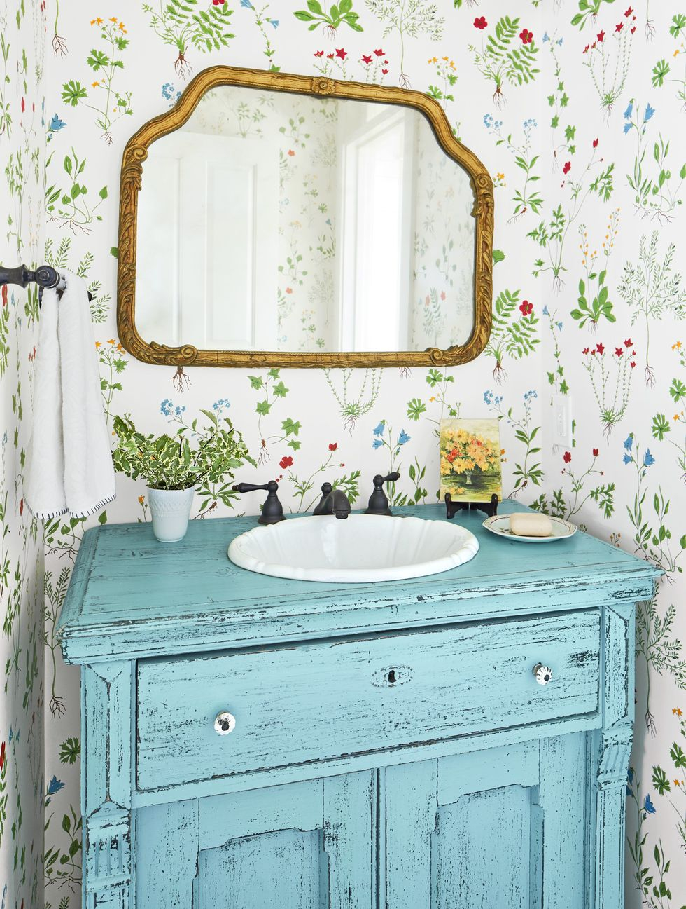 Pretty powder room Vitalizing Half Bathroom Ideas That Refreshing Your Half Space In A Right Way