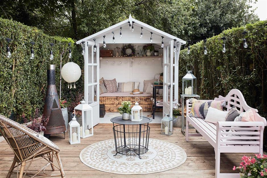 330d8e35-227f-4911-bb18-7607e57142d9-lights4fun_wildflower-summerhouse_s_gardens