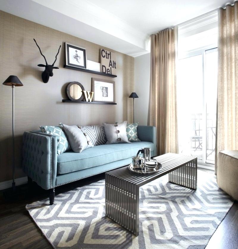 Blue-sofa-decor-hankgilbertcom_living-room-layout-and-decor