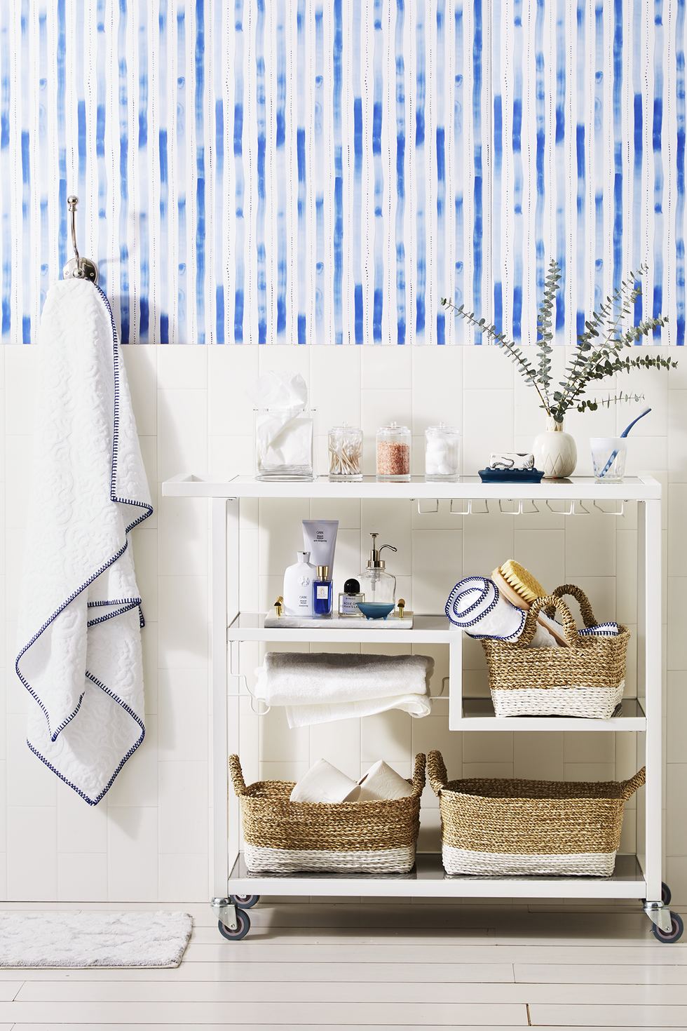 Small-bathroom-storage-ideas-bar-cart-1580422369