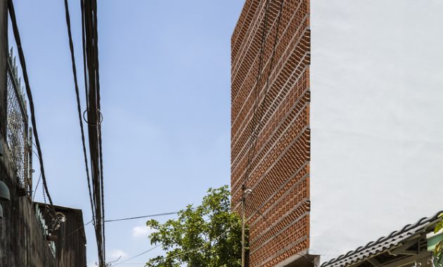 03-3
