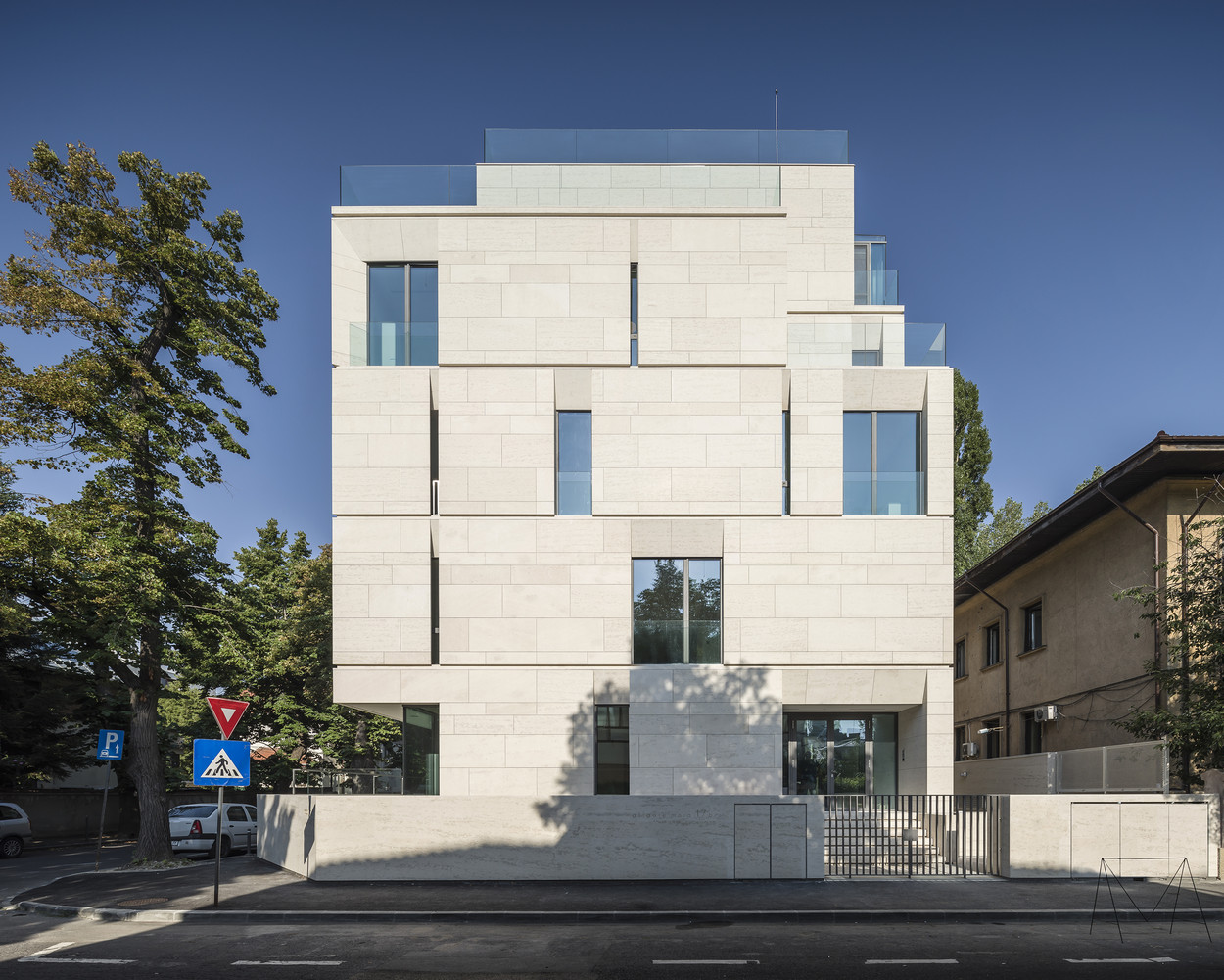 Adn_mora_2_facades