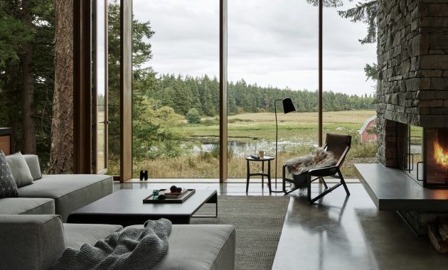 Whidbey_island_farmhouse_00