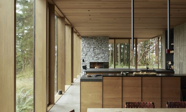Whidbey_island_farmhouse_03x_wide