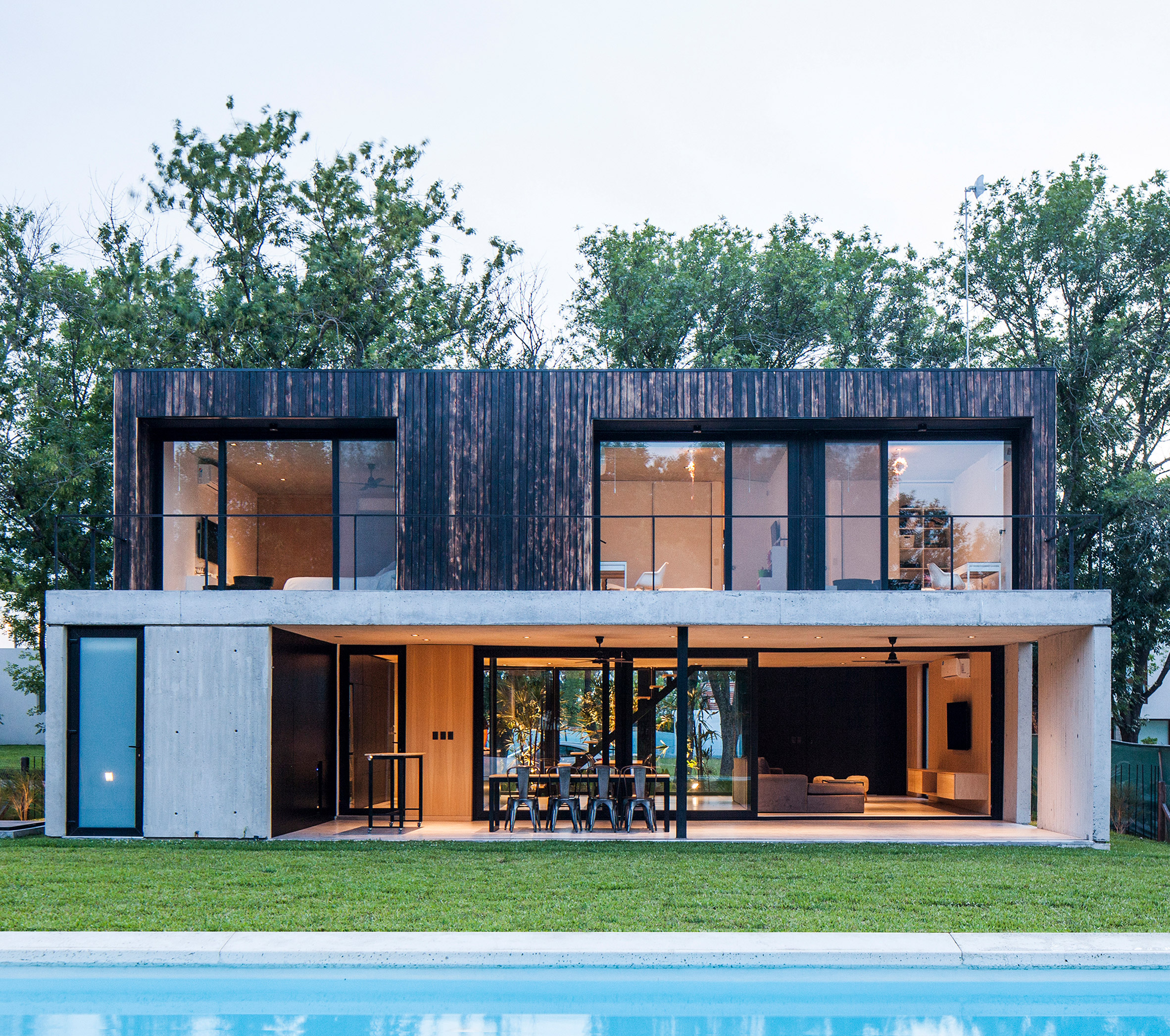 Black-house-v2-arquitectos-city-bell-la-plata-argentina_dezeen_2364_col_14