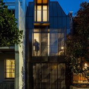 Chimney-house-atelier-dau-sydney_dezeen_2364_col_0-scaled-1