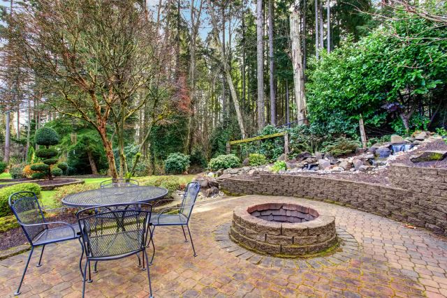 Back-patio-with-fire-pit-1