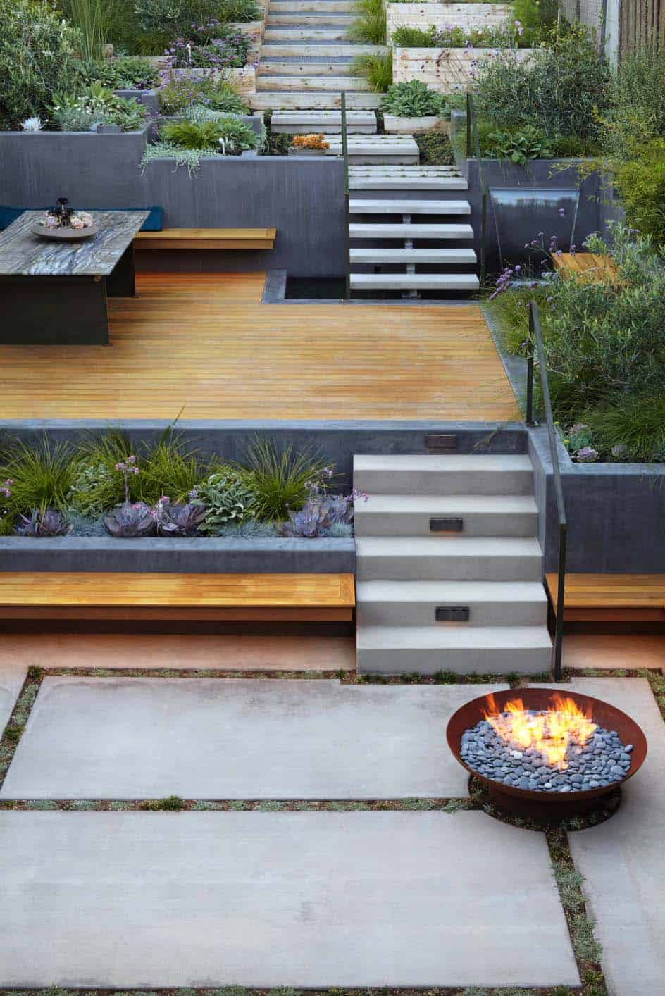 Inspiring-backyard-fire-pit-ideas-03-1-kindesign