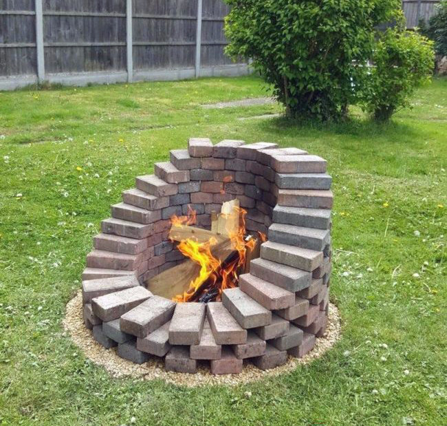 Awesome-stacked-brick-pyramid-fire-pit-idea