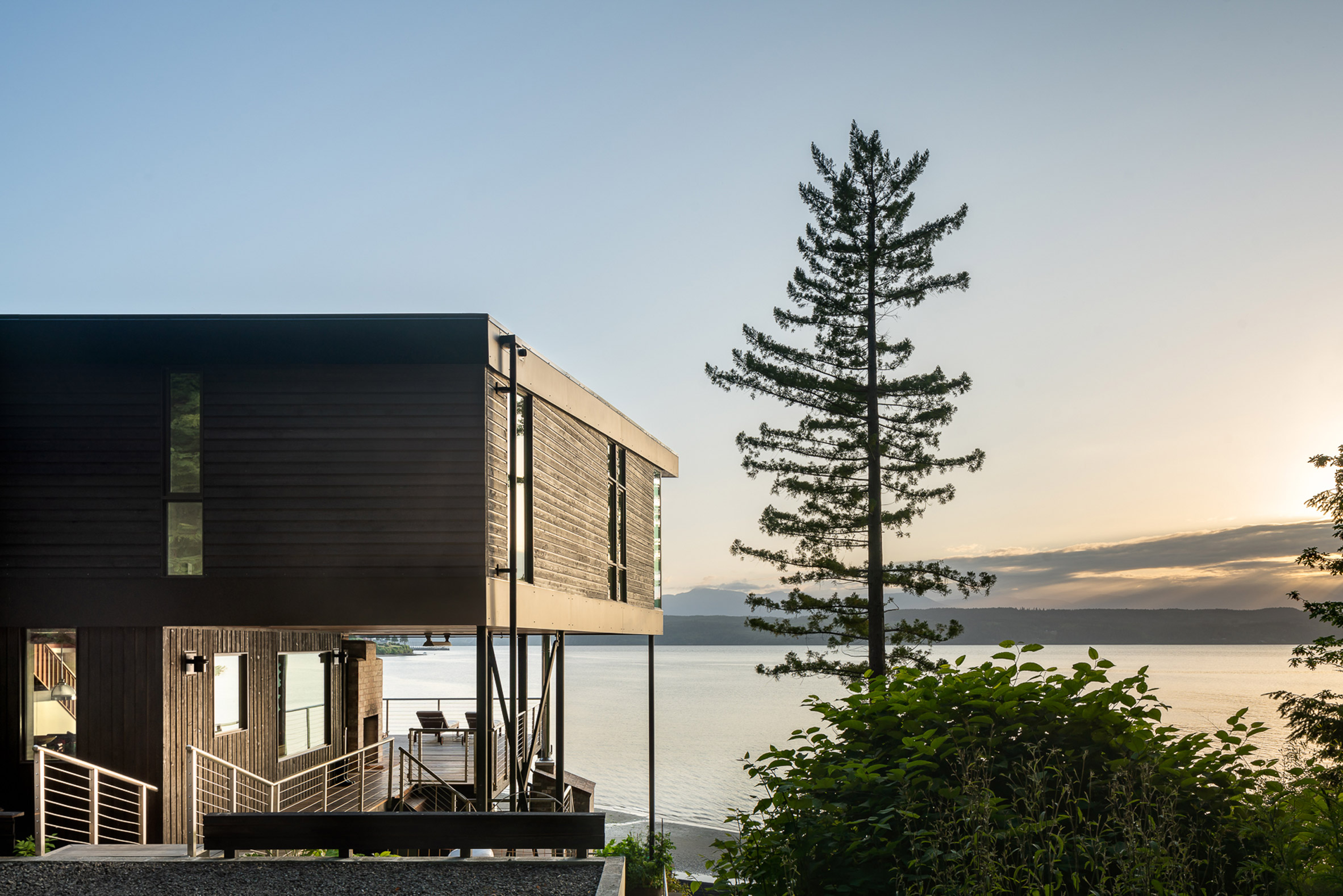 Wittman-estes-aldo-beach-house-hood-canal_dezeen_2364_col_4