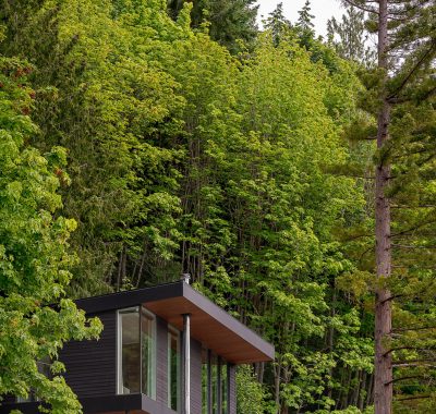 Wittman-estes-aldo-beach-house-hood-canal_dezeen_2364_col_9-scaled-1