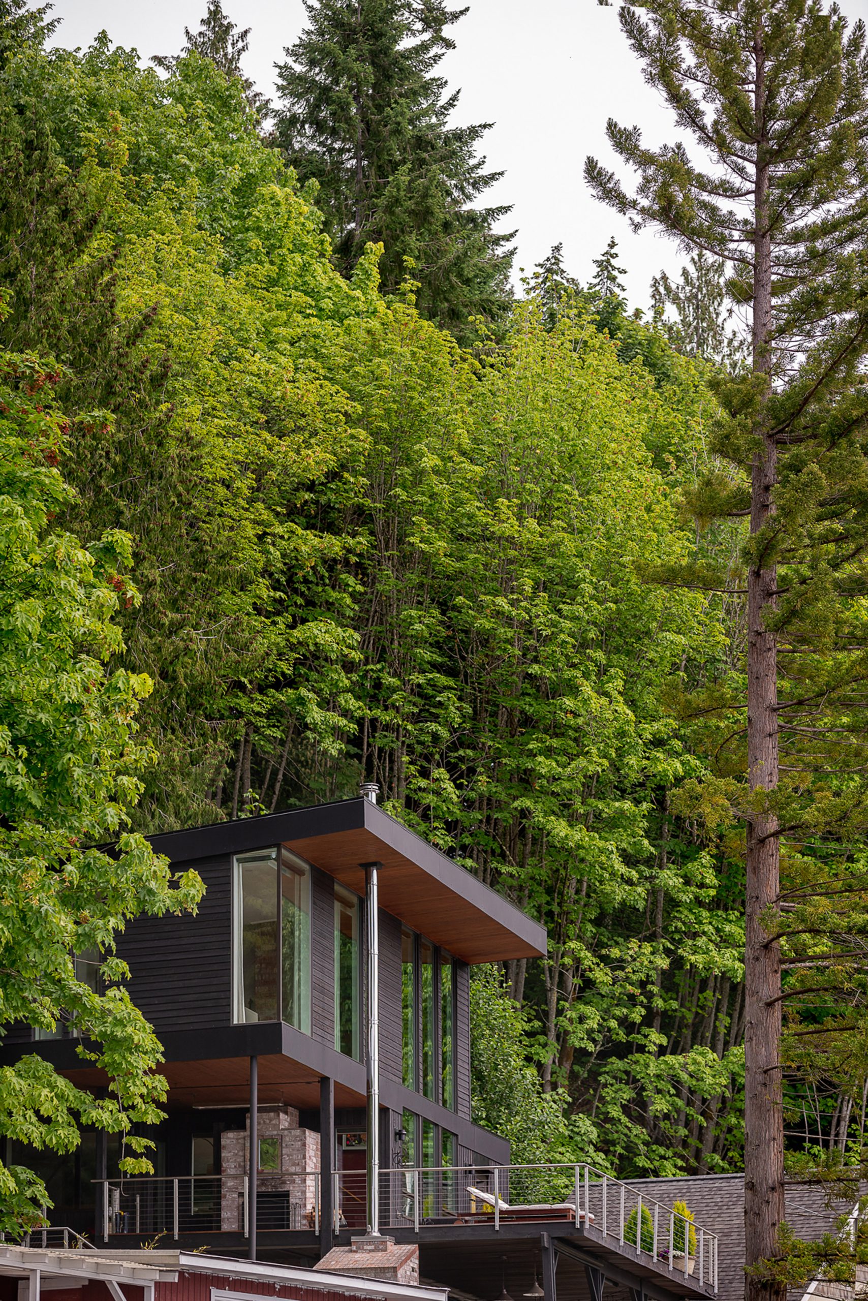 Wittman-estes-aldo-beach-house-hood-canal_dezeen_2364_col_9-scaled-1