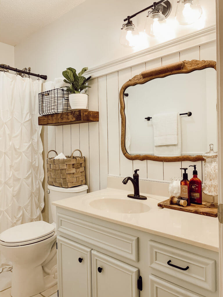 03b-farmhouse-bathroom-design-decor-ideas-homebnc