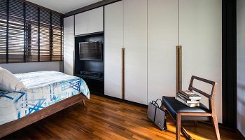 15-ways-to-design-a-space-saving-wardrobe-for-your-singapore-home_14