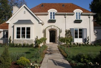 Astonishing-exterior-paint-colors-ideas-for-house-with-brown-roof-46-1