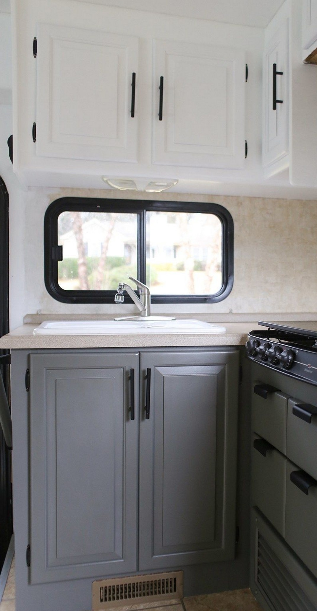 Brilliant-ideas-camper-exterior-paint-10