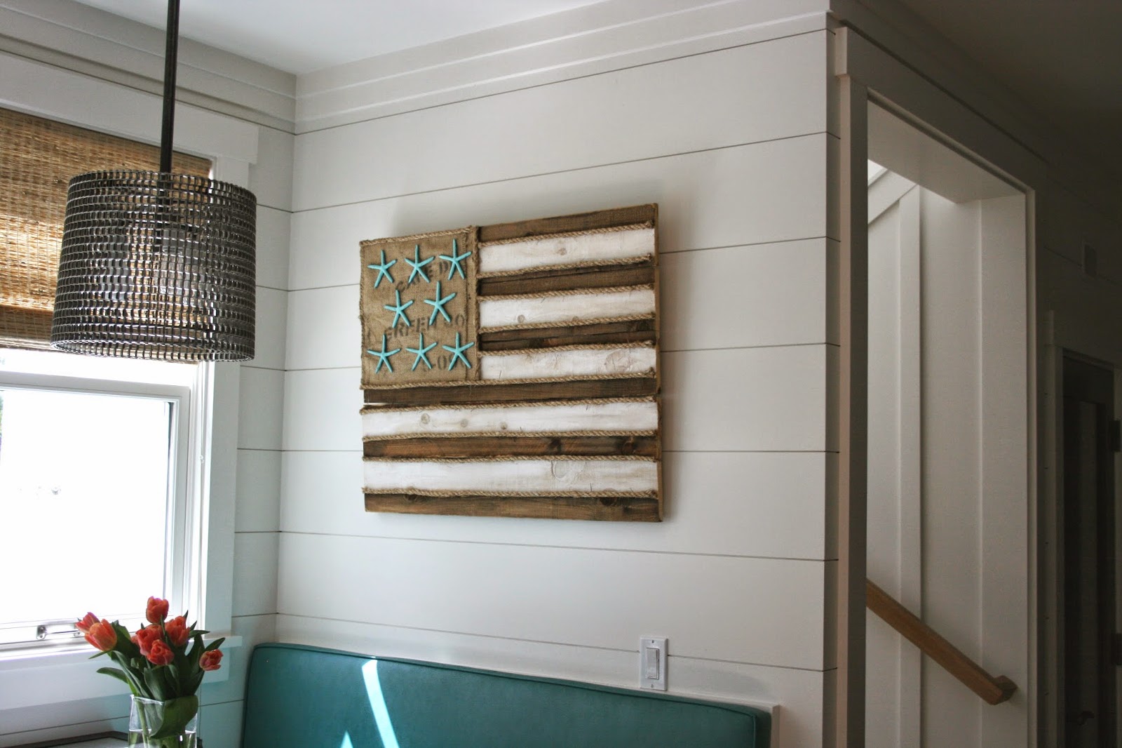Diy-starfish-flag-pallet-art