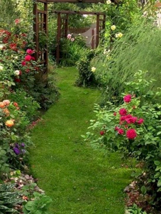 The best small home garden design ideas 13