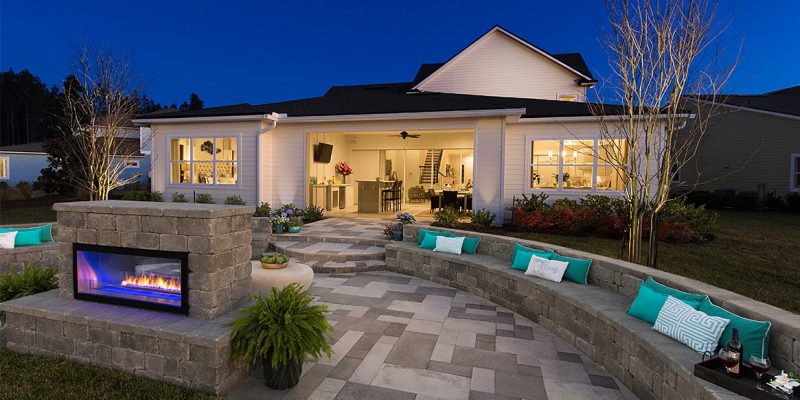 Featured-projects-patios-driveways-pool-decks-outdoor-kitchens_outdoor-patio-and-backyard
