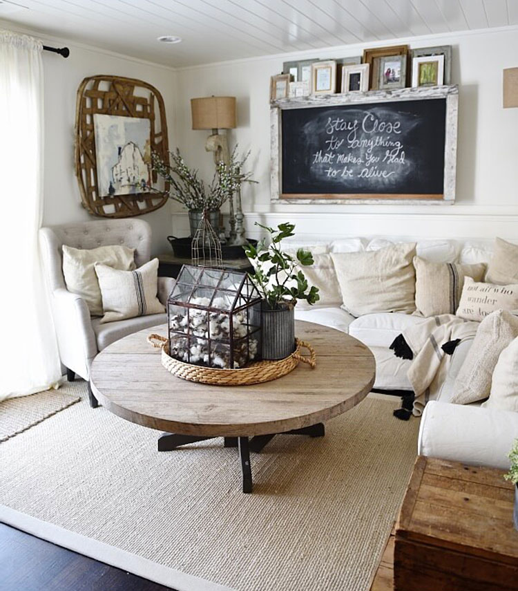 2-small-farmhouse-living-room-interior-design