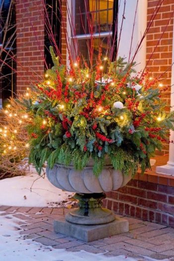Diy-winter-outdoor-planters-christmas-decorations-porch-pots-ideas-patio-decor-lighted-colorful-urn-farmhouse-garden-apieceofrainbow-22-683x1024-1