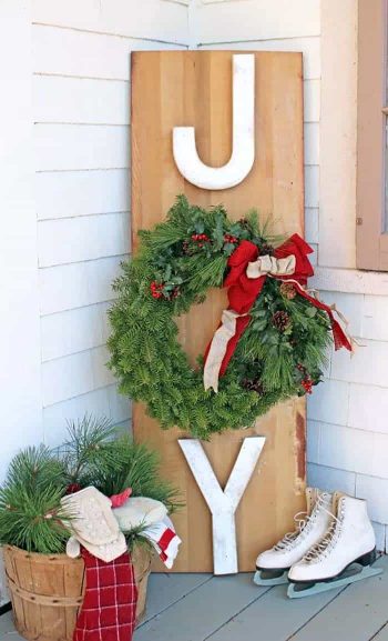 Outdoor-christmas-decorating-ideas-28-1-kindesign