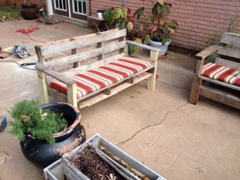 Pallet-outdoor-sofa